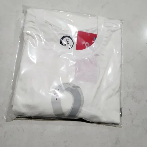 NWT FIFA World Cup Qatar 2022 T-Shirt L White Long Sleeve Graphic New - Picture 11 of 11